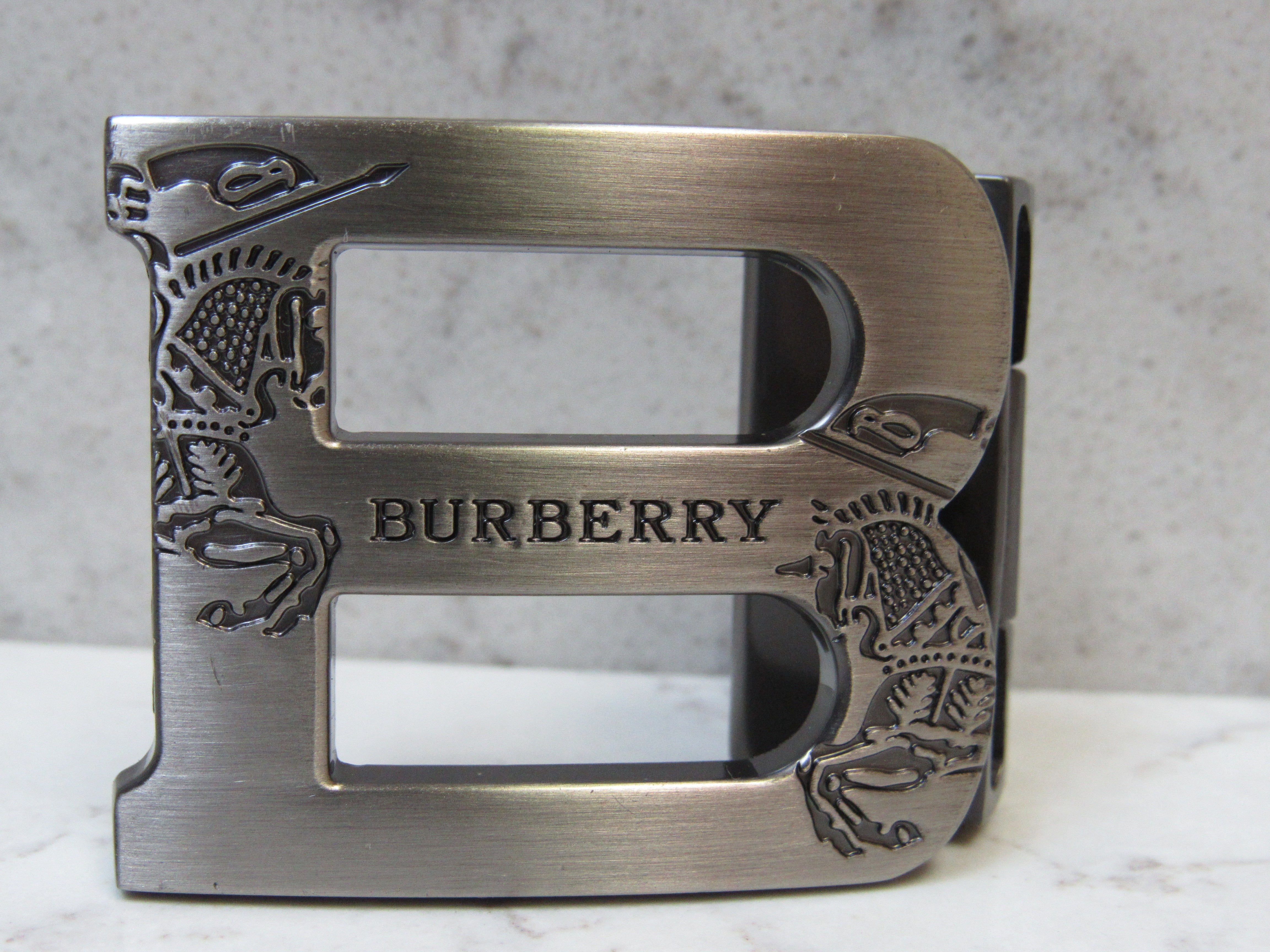 Burberry Pewter Clasp Style Engraved Belt Buckle! – Voodoobuttons
