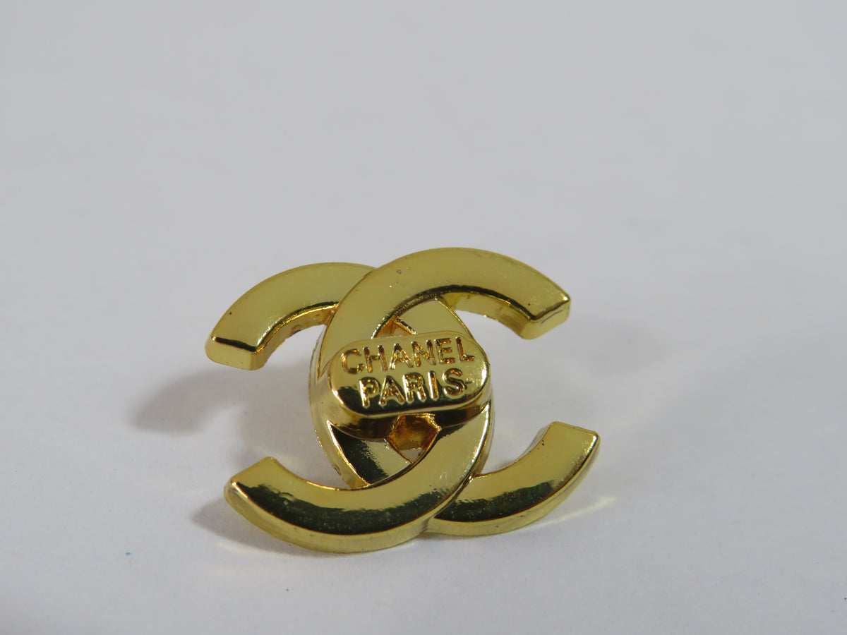 Vintage Chanel Gold Tone CC Button Stamped 18mm!