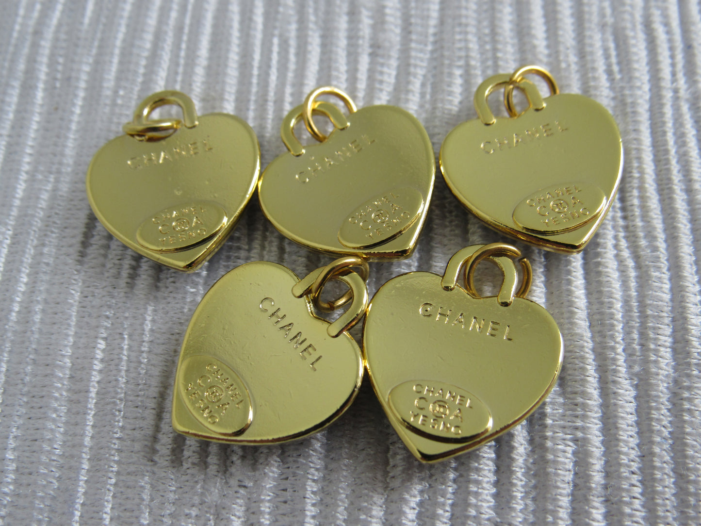 Lot Of 5 Chanel Black And Gold Heart Zipper Pull Charms!