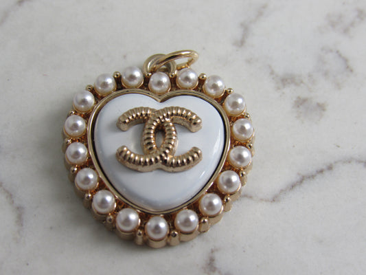 Retro Chanel Pearl Lined White And Gold Tone Heart Charm Zipper Pull!