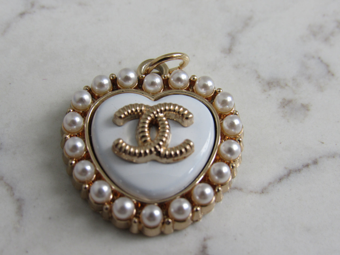 Retro Chanel Pearl Lined White And Gold Tone Heart Charm Zipper Pull!