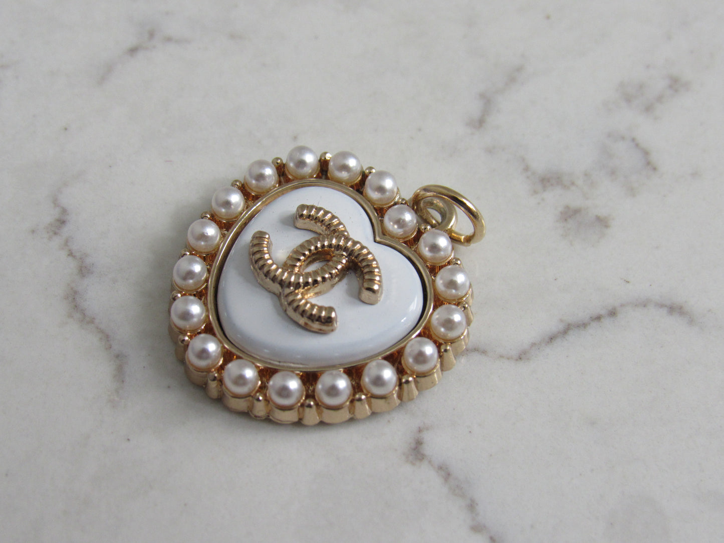 Retro Chanel Pearl Lined White And Gold Tone Heart Charm Zipper Pull!