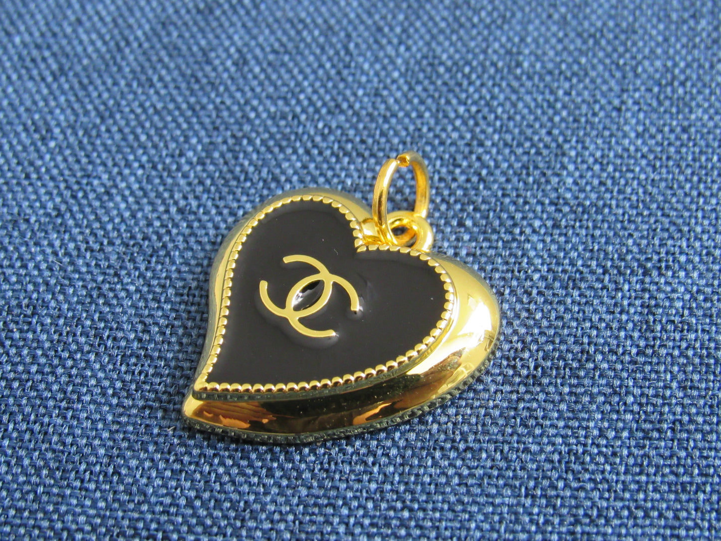 Chanel Retro Black And Gold Abstract Heart Zipper Pull Charm Stamped!