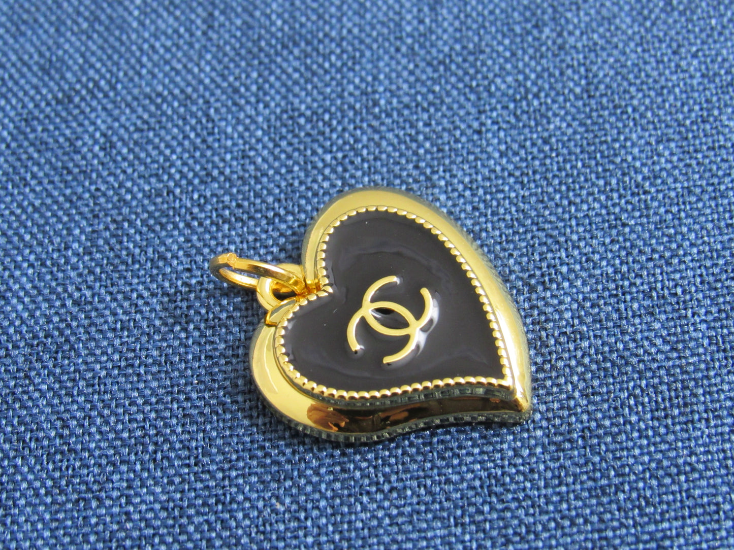 Chanel Retro Black And Gold Abstract Heart Zipper Pull Charm Stamped!