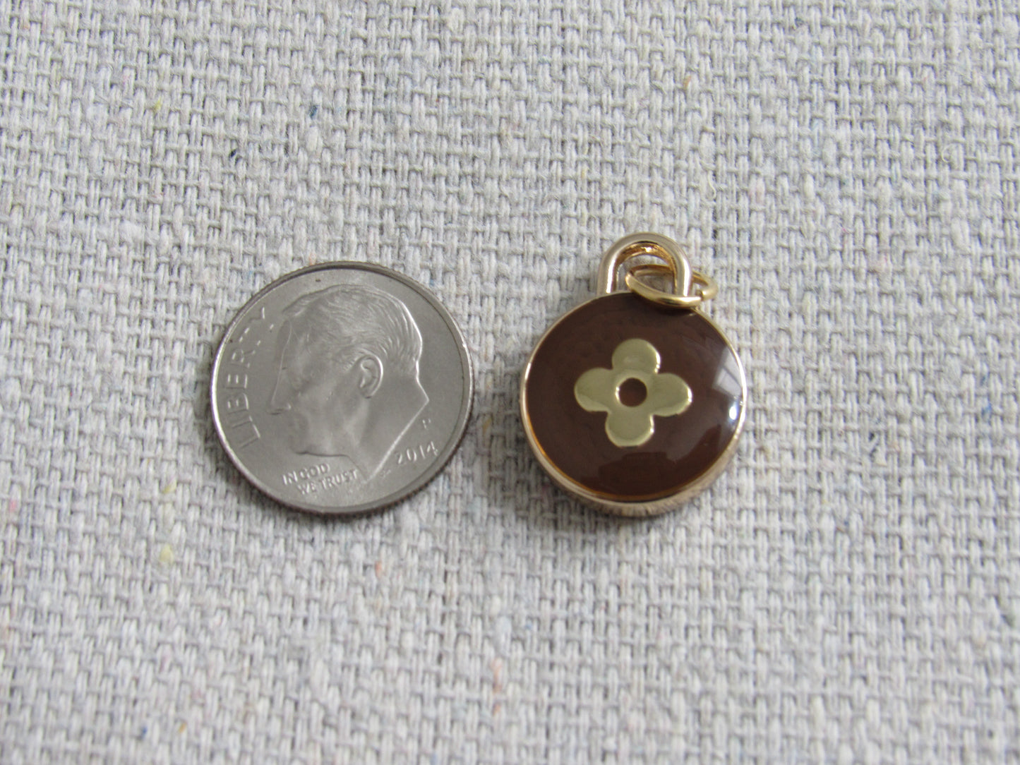 Louis Vuitton Brown And Gold Tone Clover Double Side Zipper Pull Charm!